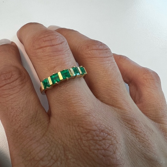 Emerald ring. HALF ETERNITY RINGE 18K YELLOW. - Picture 14 of 14